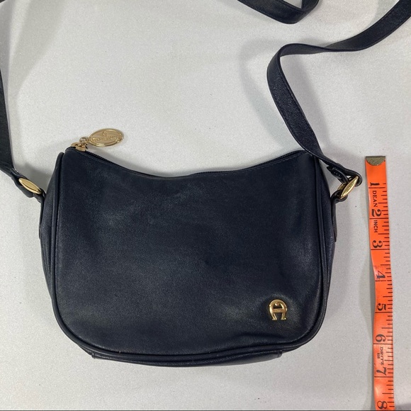 Étienne Aigner Black Leather Crossbody! - Picture 8 of 8